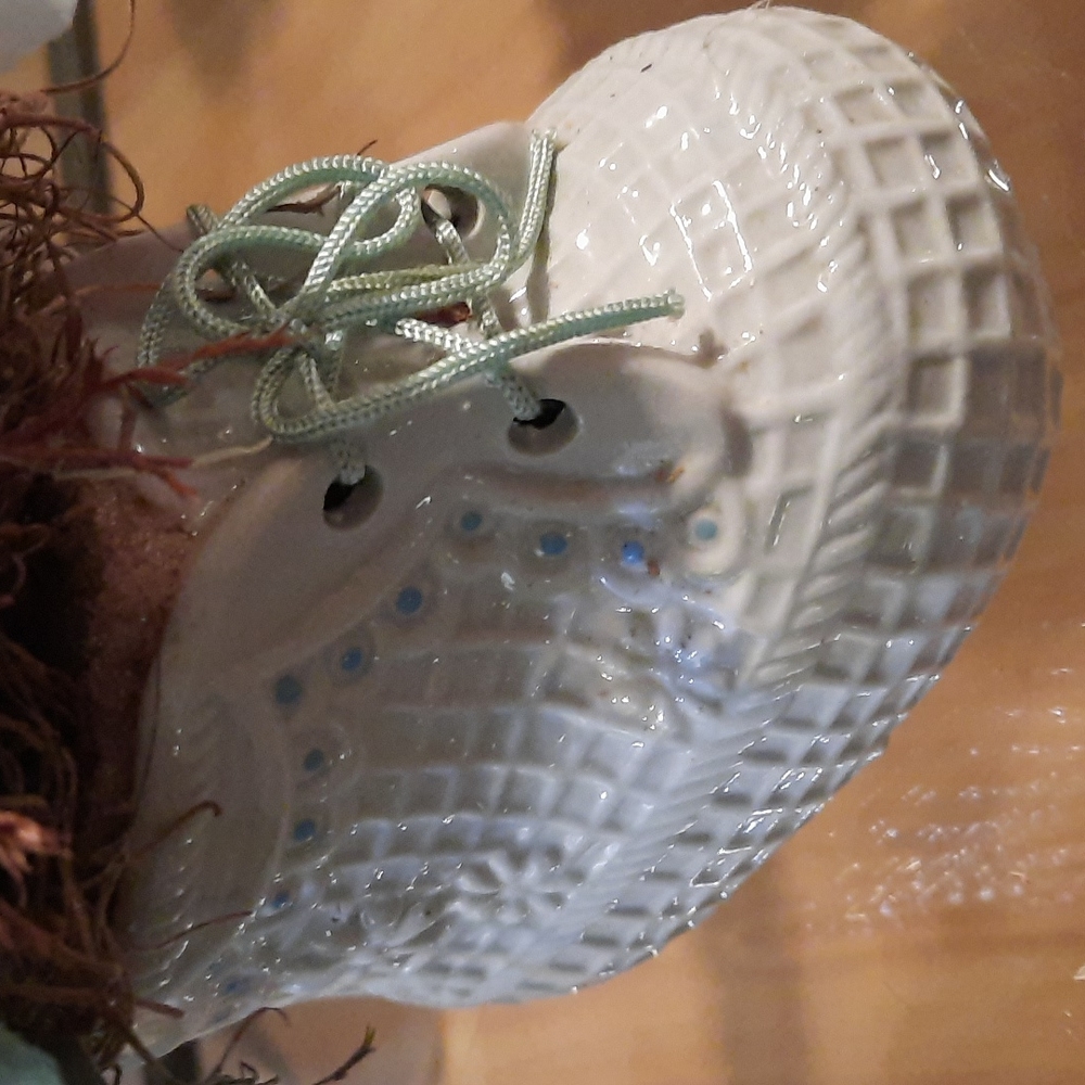 Vintage ceramic baby shoe with faux flowers by My-Neil